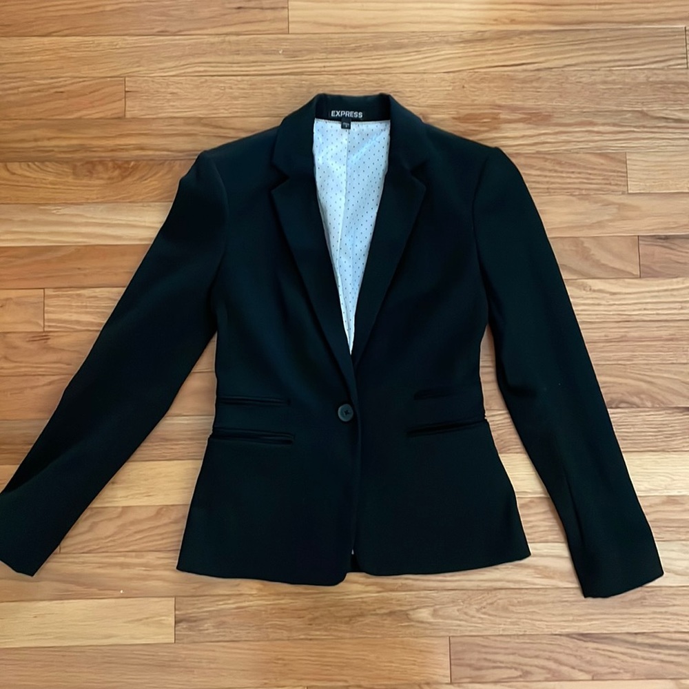 Black fitted blazer in fantastic condition!